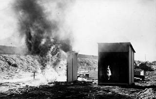 難燃合板の耐火実験