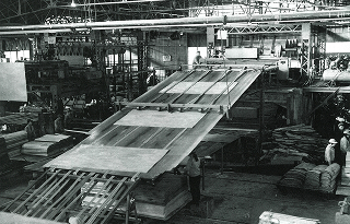 単板の切削行程（クリッパー）