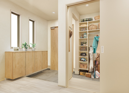 ウォークスルーのシューズクローク